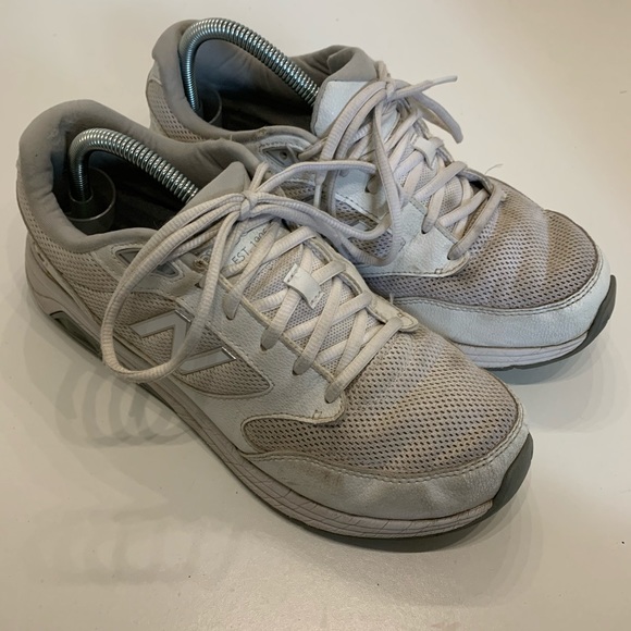 Mw928wm3 White Walking Shoes Sz 9 2e 